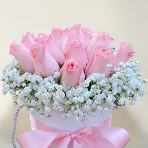 Blushing Romance rose and baby’s breath table arrangement for birthday or anniversary with delivery in Kuala Lumpur and Selangor