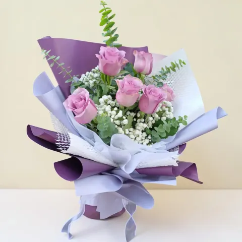 Love Story baby’s breath and rose hand bouquet for birthday or anniversary with delivery in Kuala Lumpur and Selangor