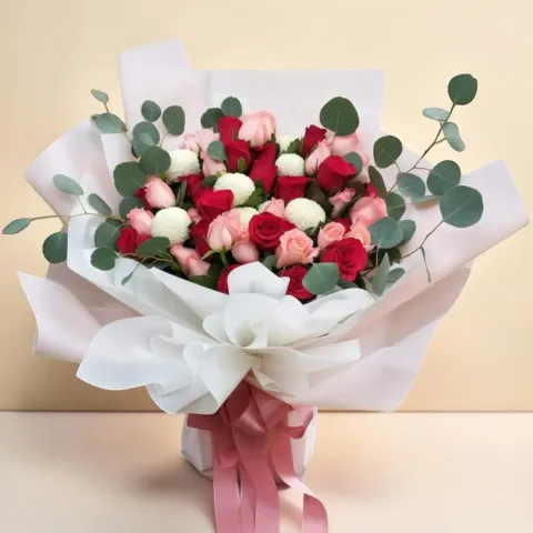 Charming Blossom rose and ping pong hand bouquet for birthday or anniversary with delivery to Kuala Lumpur and Selangor