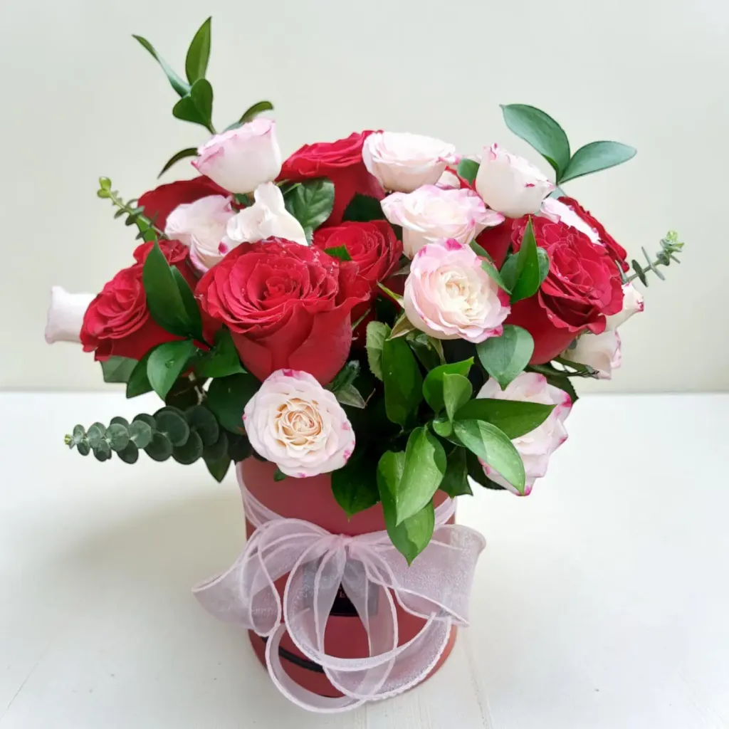 Eternal Love Box roses and spray roses table arrangement for birthday or anniversary with delivery in Kuala Lumpur and Selangor