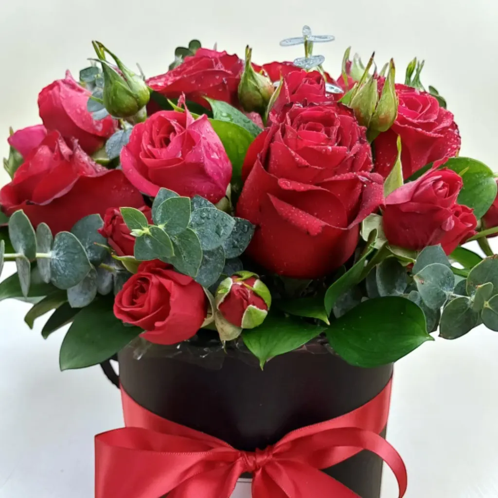 Velvet Rose Box rose and spray roses table arrangement for birthday or anniversary with delivery in Kuala Lumpur and Selangor