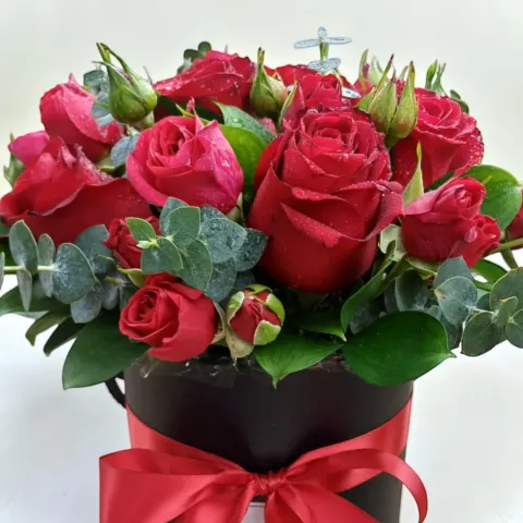 Velvet Rose Box rose and spray roses table arrangement for birthday or anniversary with delivery in Kuala Lumpur and Selangor