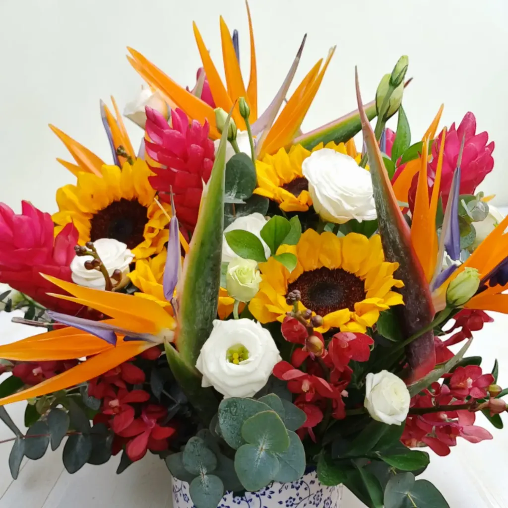 Elegant Meadow sunflower and bird of paradise table arrangement for birthday or anniversary with delivery in Kuala Lumpur and Selangor