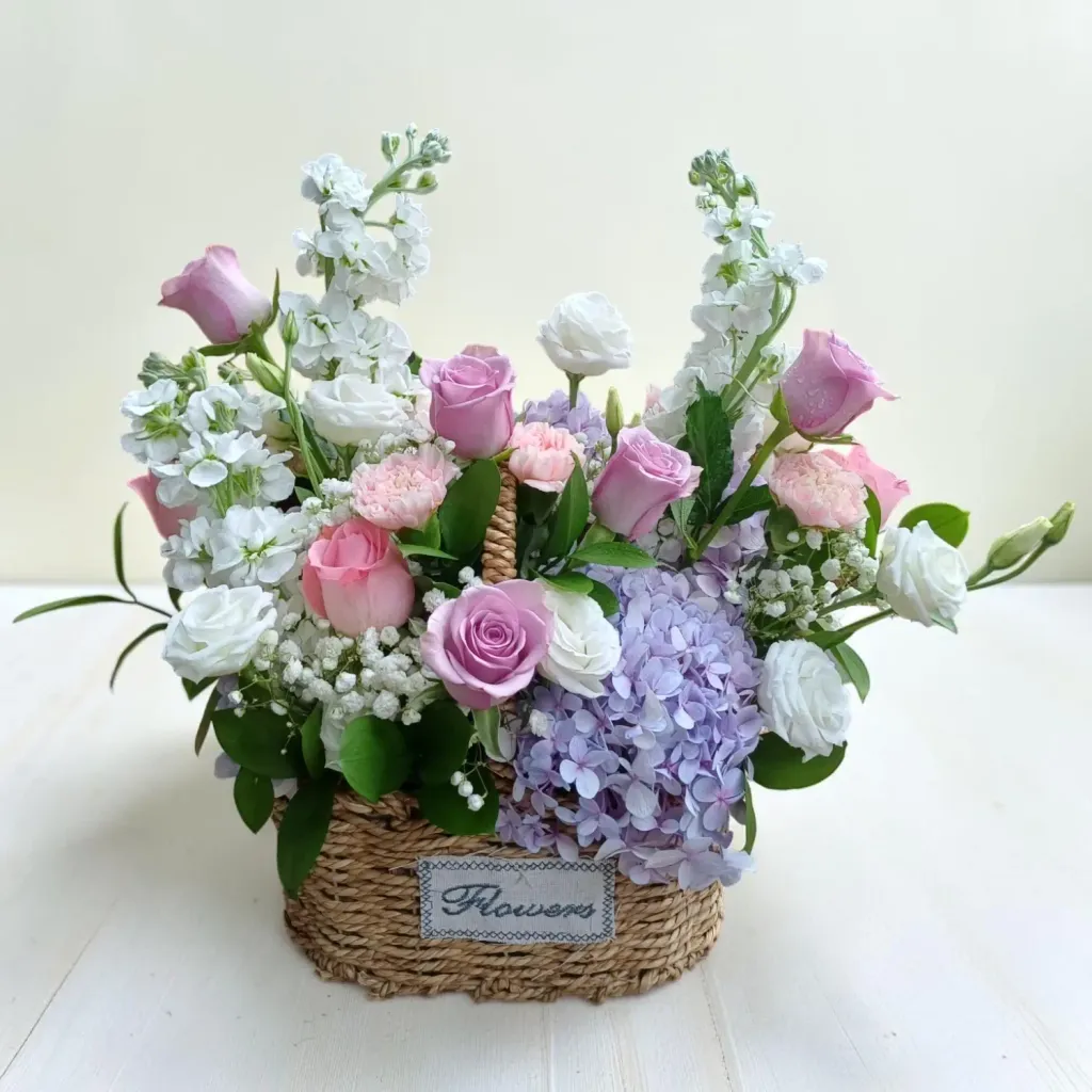 Ivory Meadow hydrangea, roses, matthiolas and eustomas table arrangement for birthday or anniversary with delivery in KL and Selangor