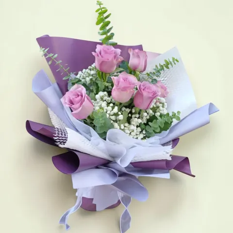 Love Story baby’s breath and rose hand bouquet for birthday or anniversary with delivery in Kuala Lumpur and Selangor