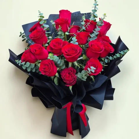 Luxe Love Bouquet rose hand bouquet for birthday or anniversary with delivery in Kuala Lumpur and Selangor