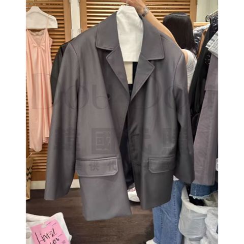 tw-11134207-820l5-mlxqya41c8oy1c