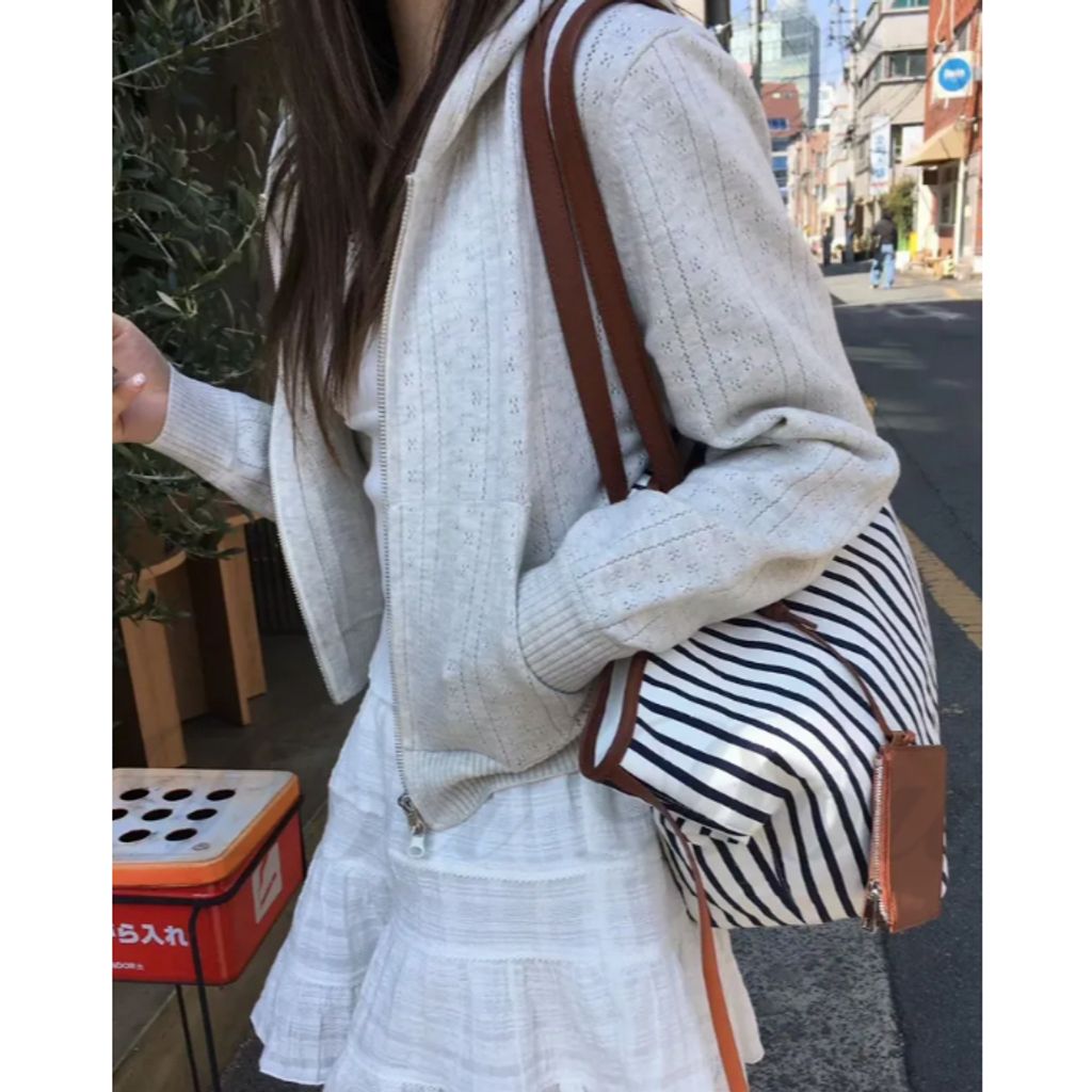 tw-11134207-820ld-mmagk0tscdmoa7