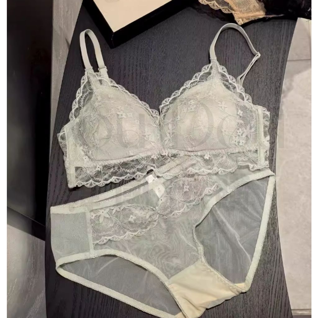tw-11134207-820lf-mn2x8u9th0y04d