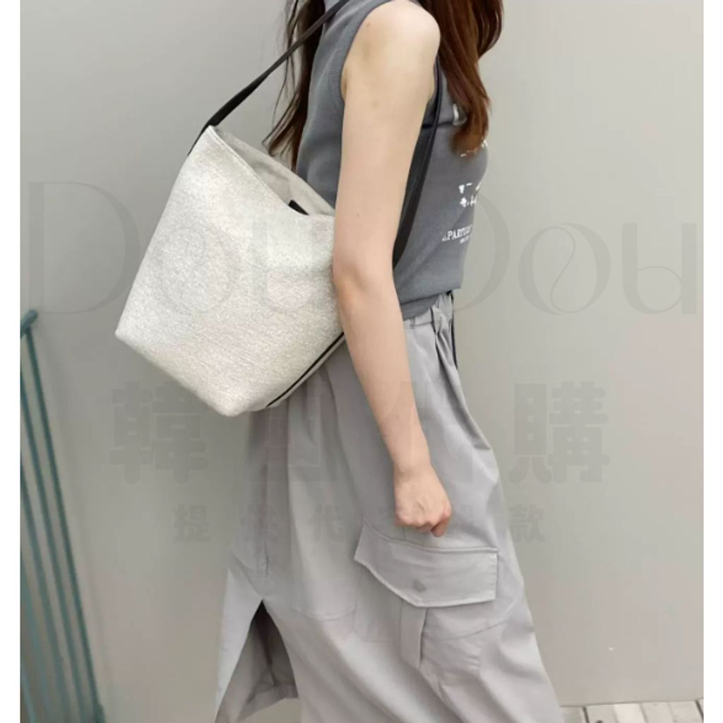 tw-11134207-820l4-moje9er0dgcu75