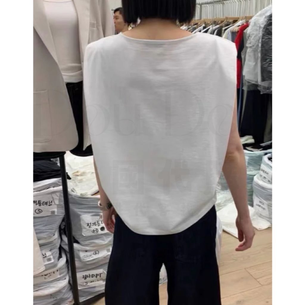 tw-11134207-820l9-mp9jd9nuj30sc9