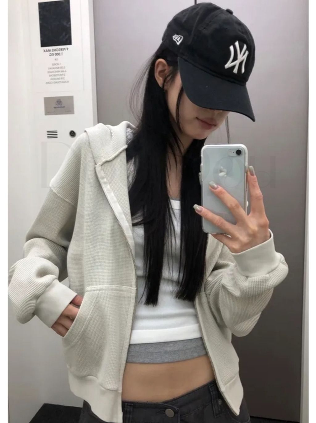 tw-11134207-820l7-ms77h31tvv2845