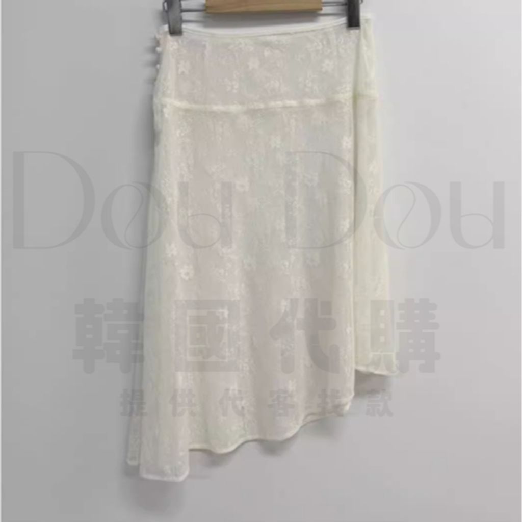 tw-11134207-820la-mkidnuf27qiwa9