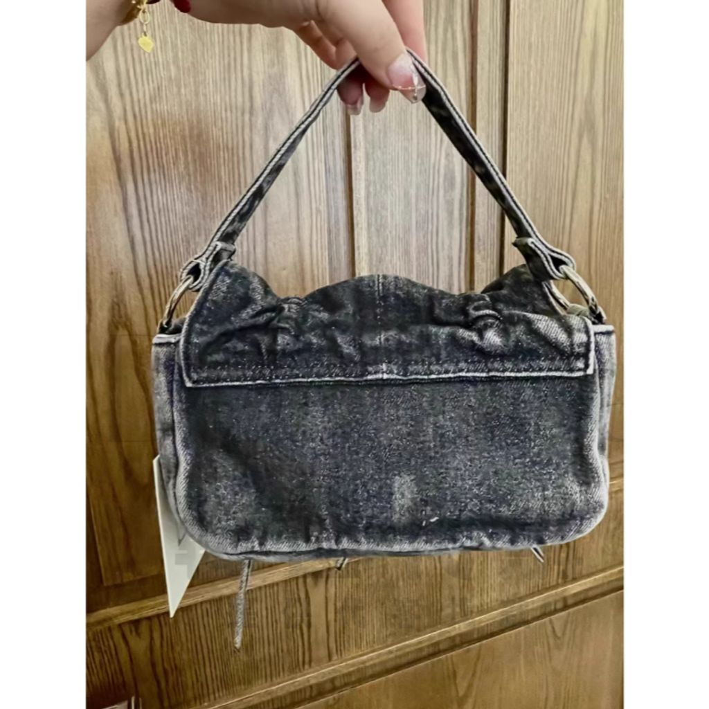 tw-11134207-820l8-ml7z1goigxkx91