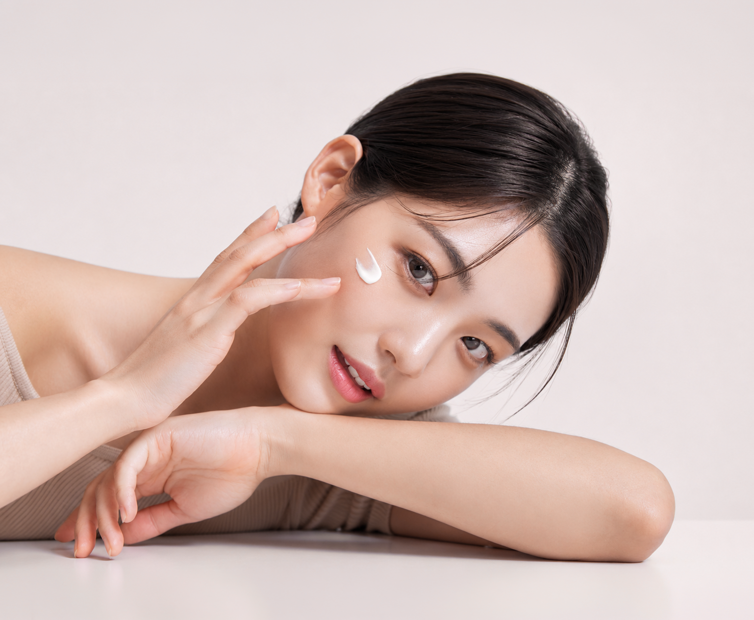 Glow Beautifully. Feel Confident Every Day. | Pinkish