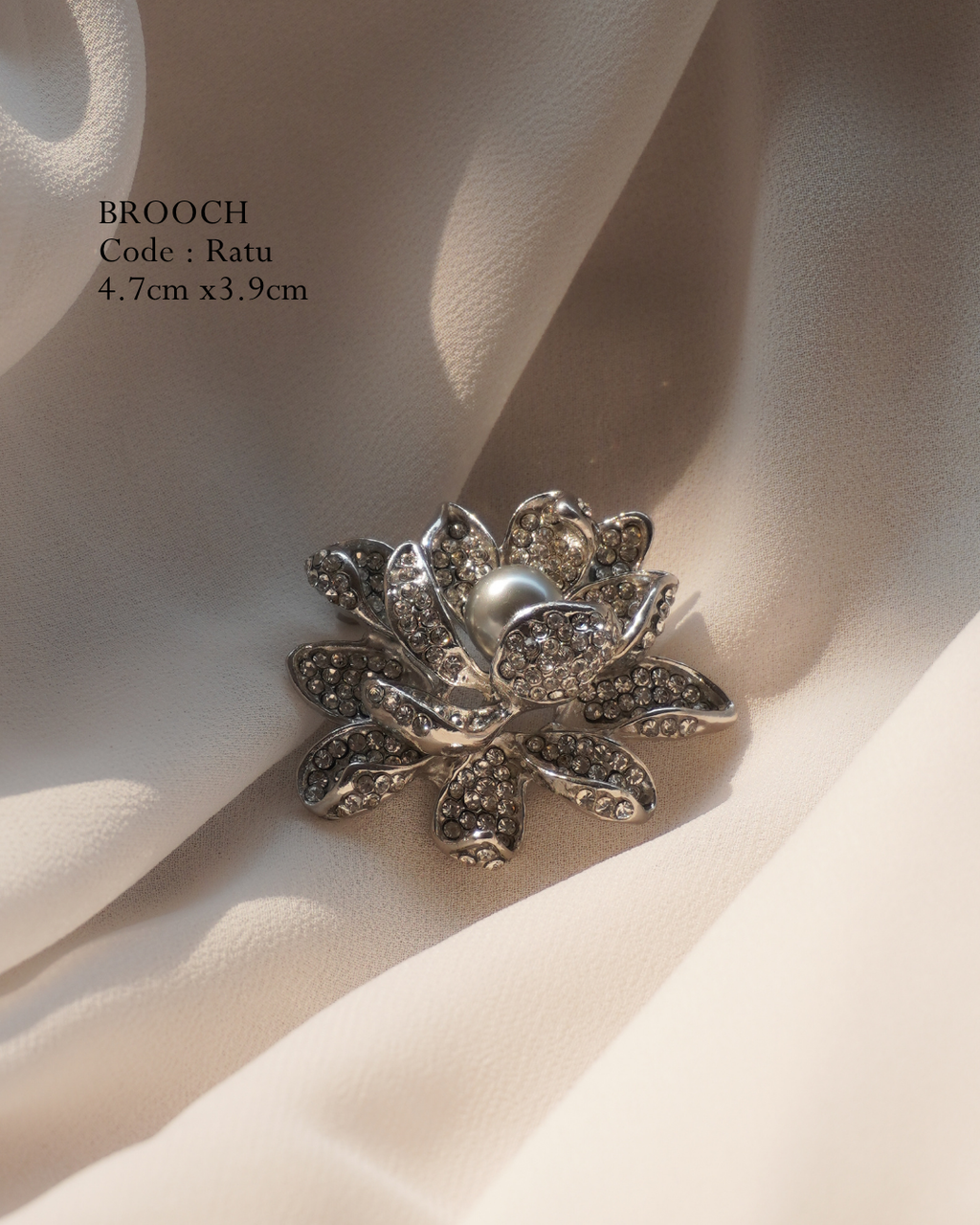 Crystal brooch for formal and festive wear