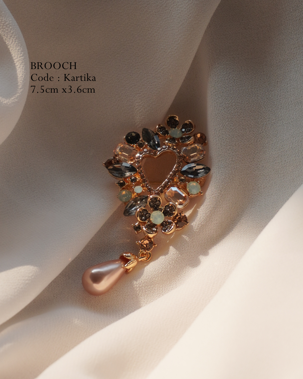 Elegant statement brooch for hijab and outfits