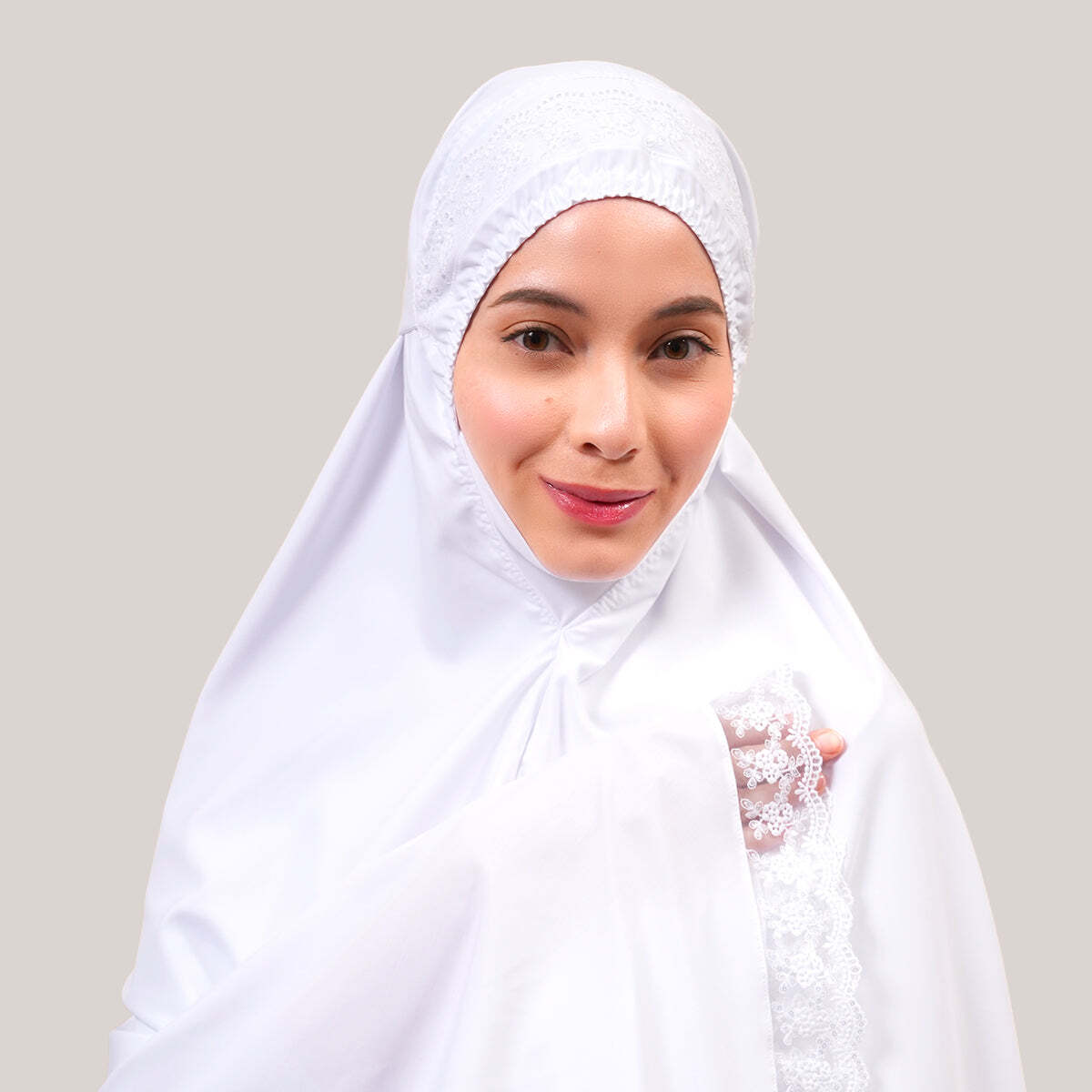 WCMODISHNEELAMWHITE3