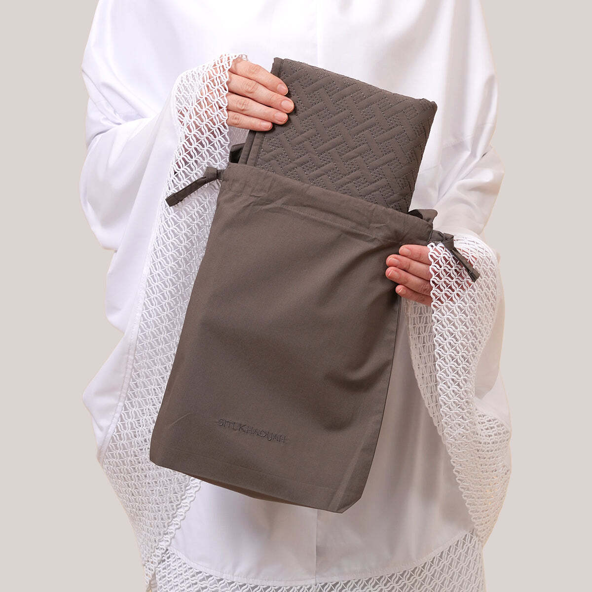 WCSEJADAHZAYNQUILTEDMINIDARKGREY4
