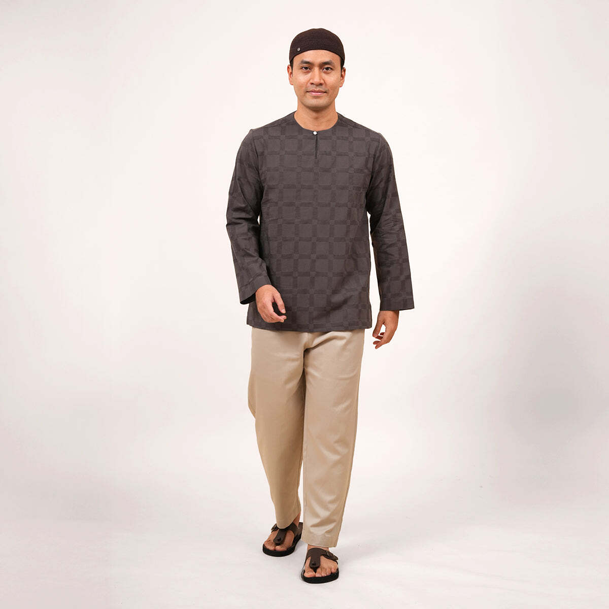WCYUSUFCHEQUERTOPDARKGREY1