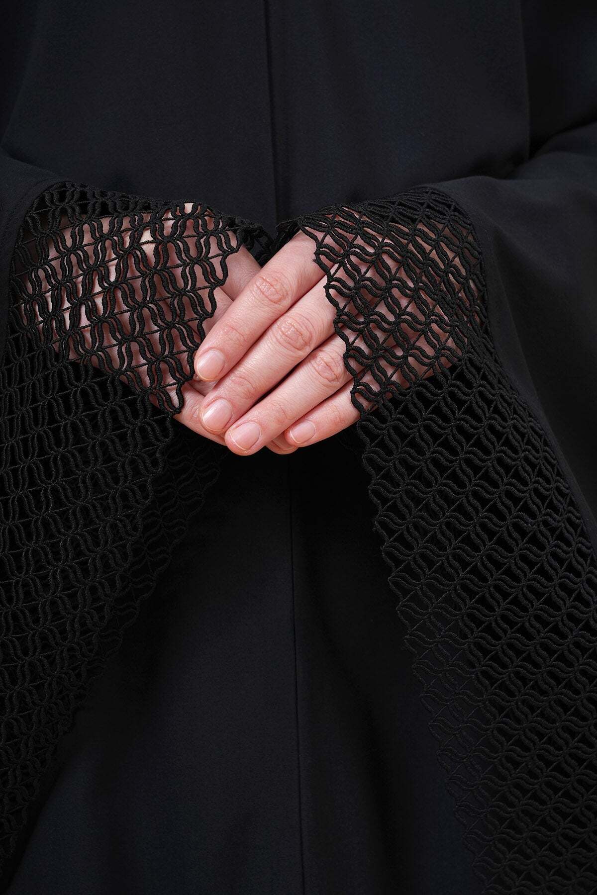 WC-HJALILA-BLACK3