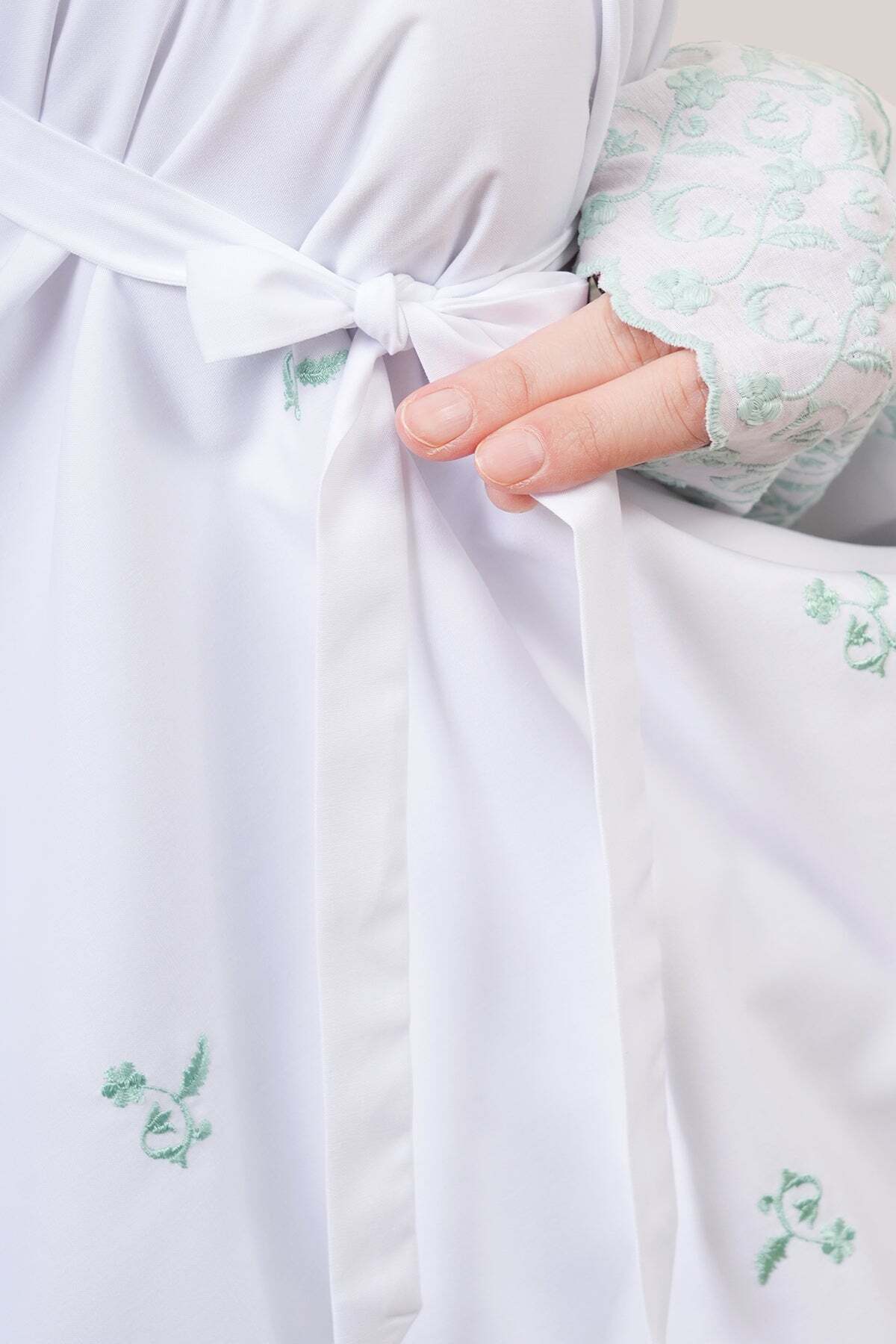 WC_BRODERIE_SARIMAS_RONA_ICEBERG_GREEN_6