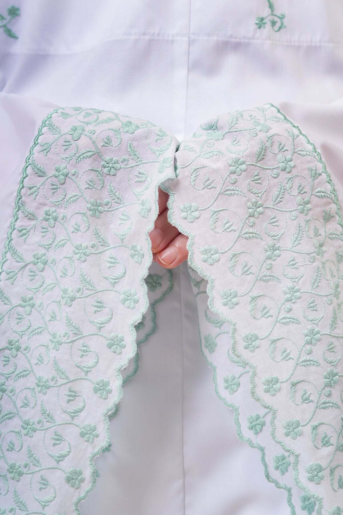 WC_BRODERIE_SARIMAS_RONA_ICEBERG_GREEN_7