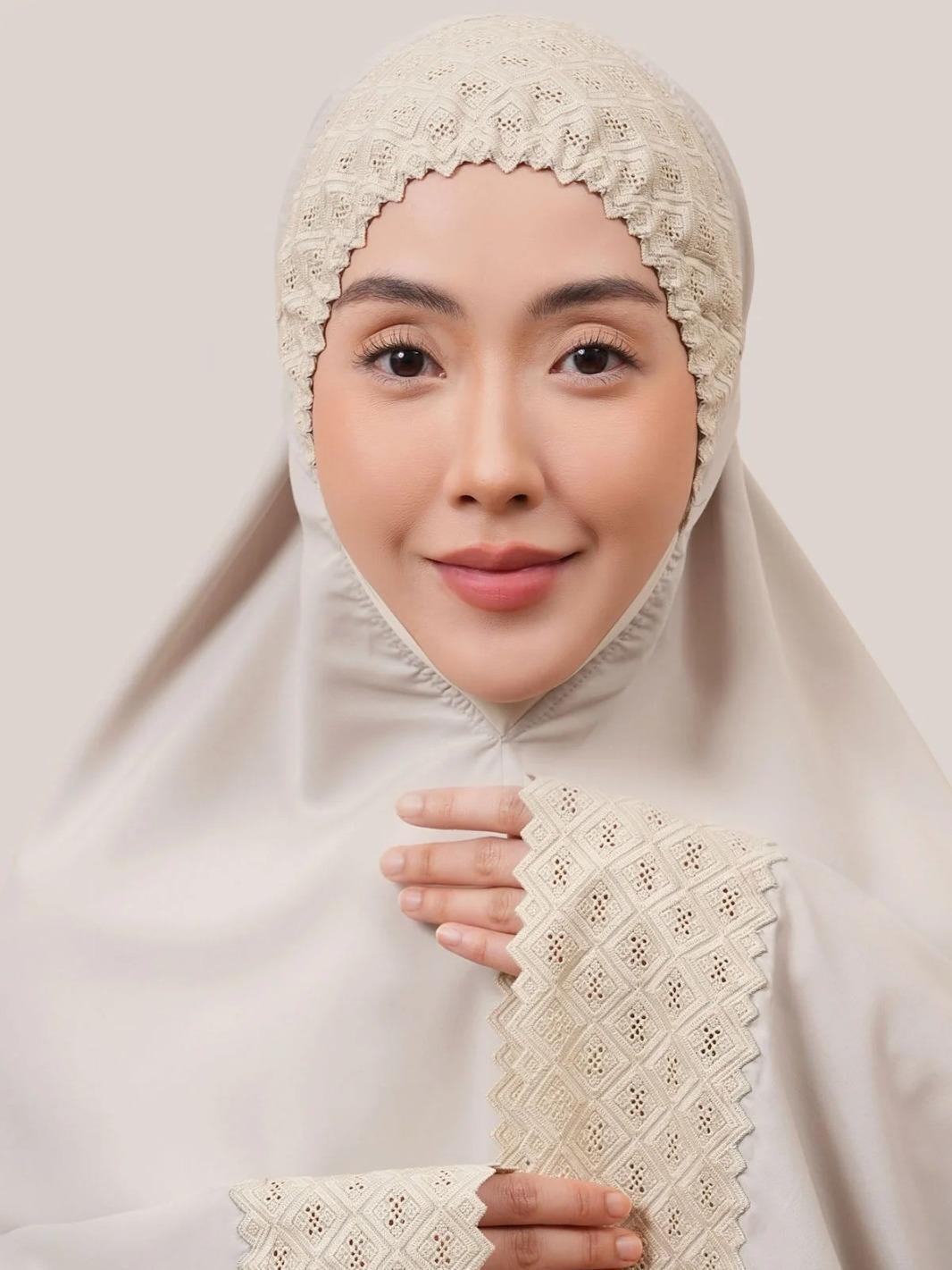 Signature Elara-Pelican