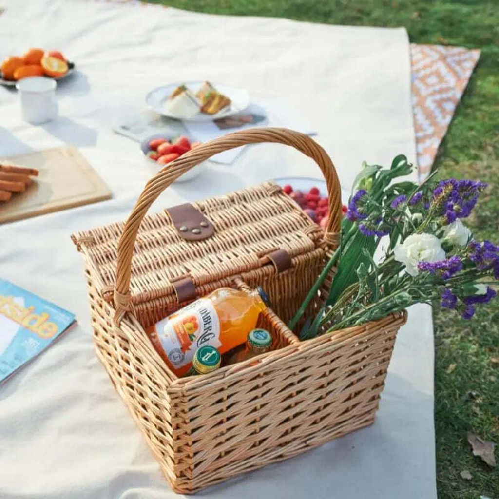 Handled_Picnic_Basket_-_2_jpg