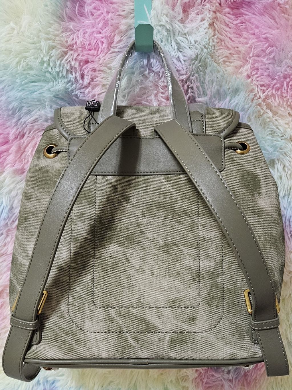 tw-11134207-820lh-mkmjoy9s94ozd7