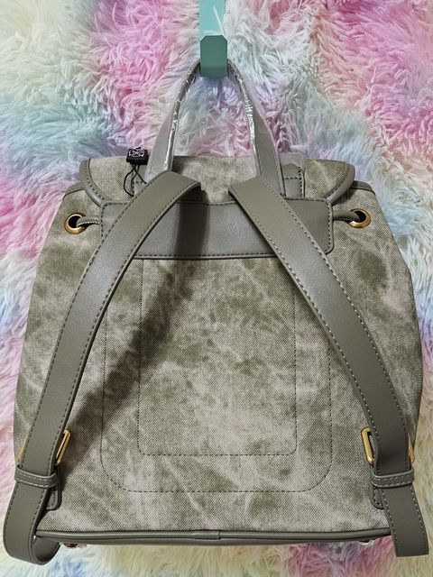 tw-11134207-820lh-mkmjoy9s94ozd7