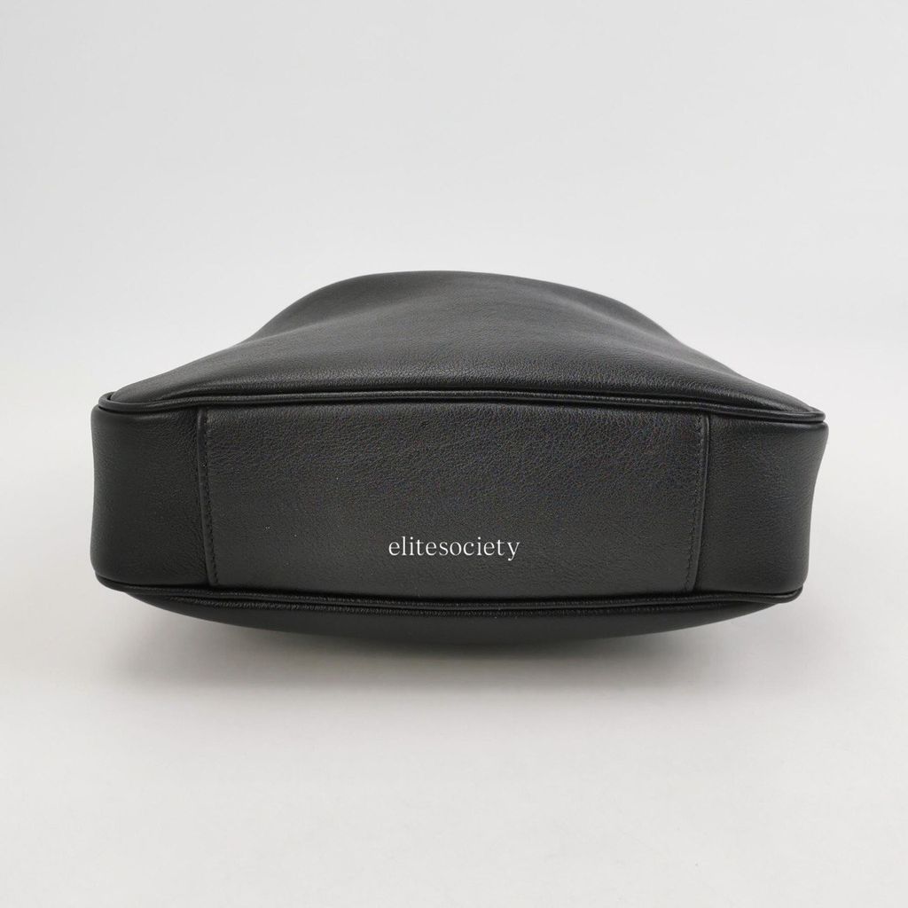 photo_6118490653768487434_y