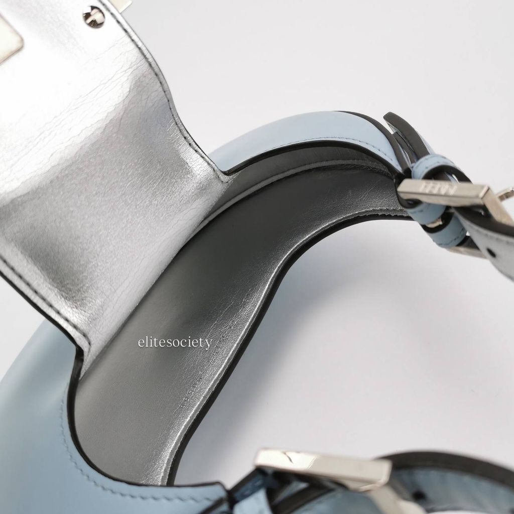 photo_6122994253395856547_y