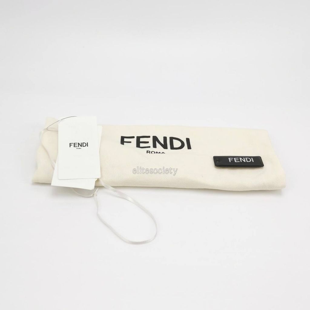 photo_6122994253395856618_y