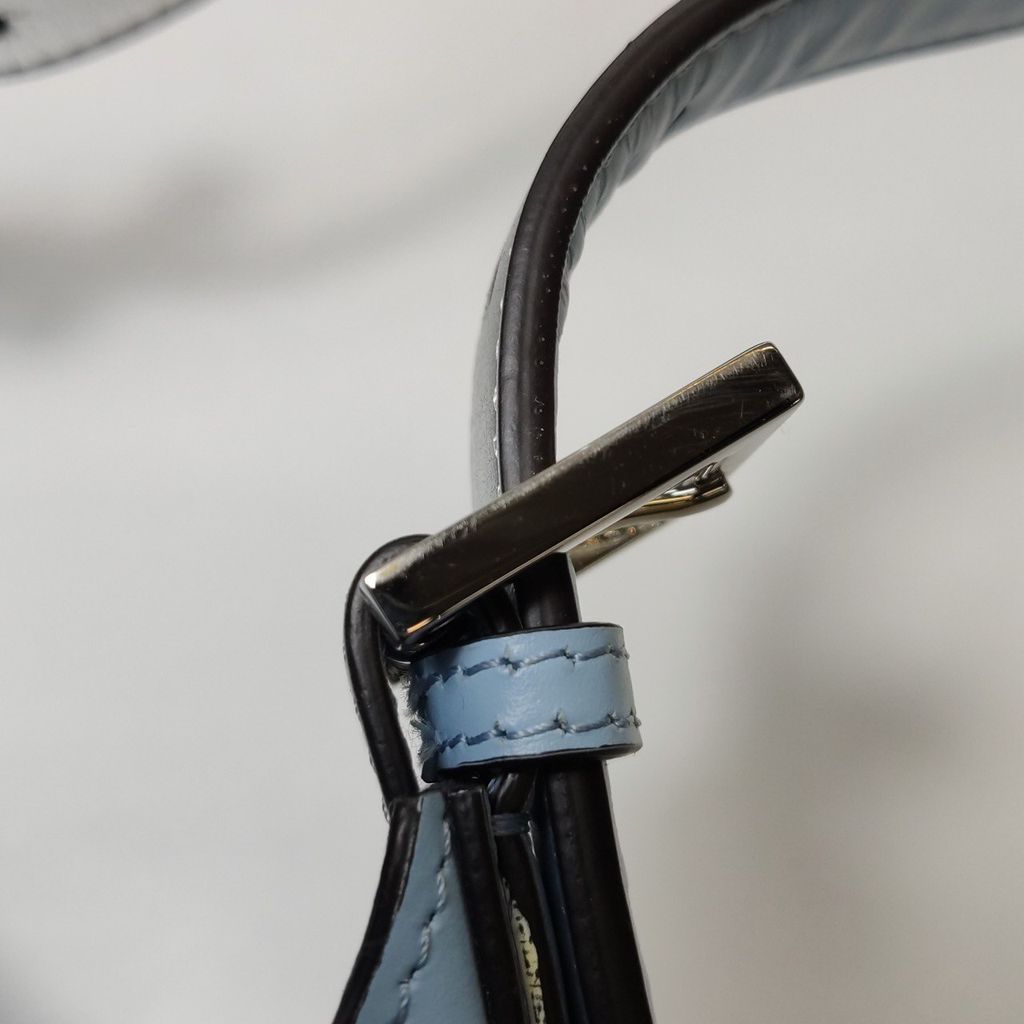 photo_6122994253395856619_y