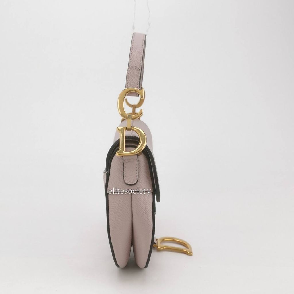 photo_6122994253395856537_y