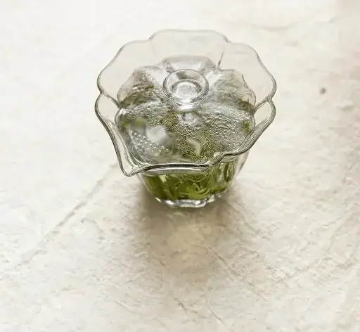 bondeo-modern-glass-gaiwan-steeping-top-view