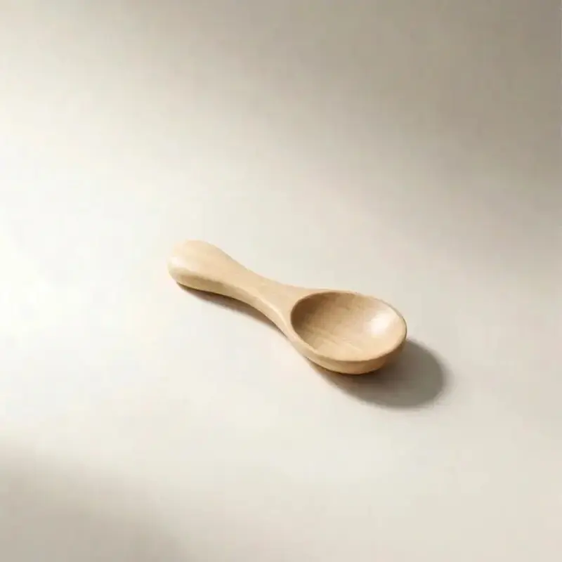 bondeo-wooden-tea-scoop-angled-view