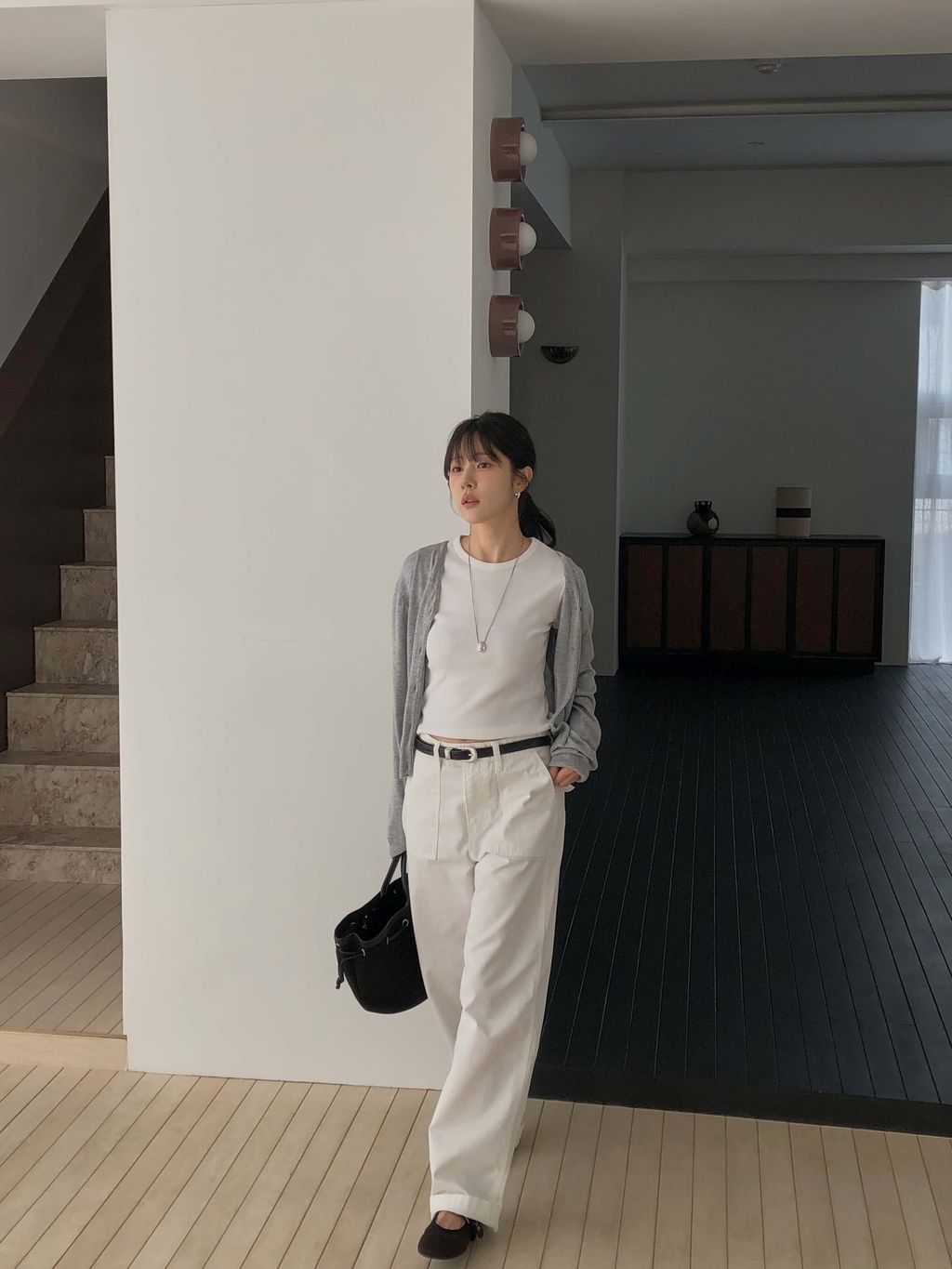 snapvideo--@miel__product on Instagram: "•올리브티셔츠
Ivory | Mela-7847