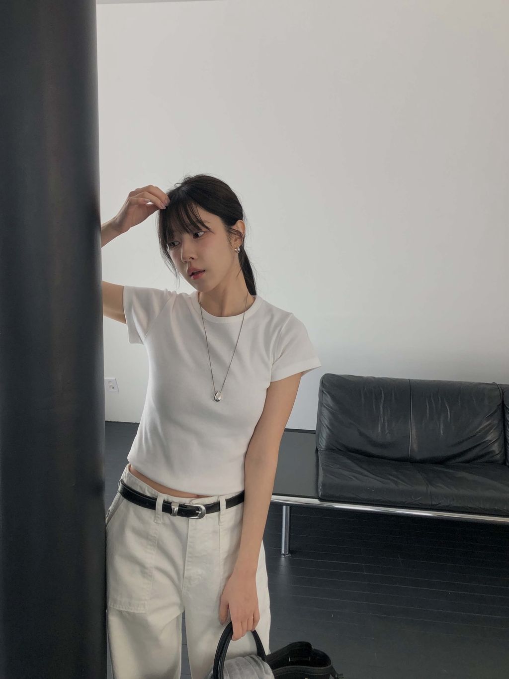 snapvideo--@miel__product on Instagram: "•올리브티셔츠
Ivory | Mela-3123