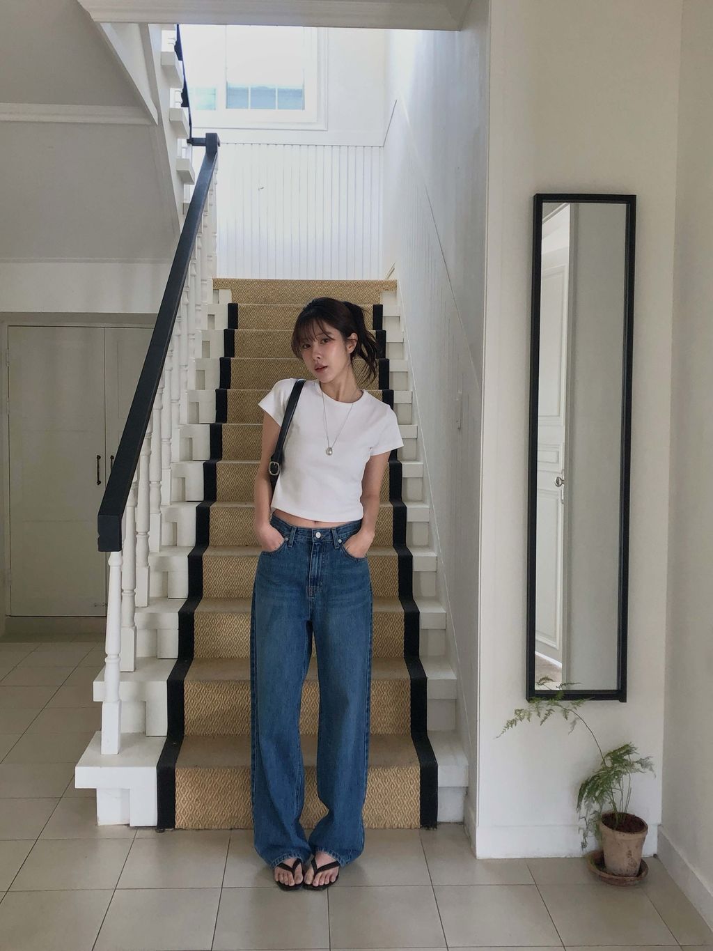 snapvideo--@miel__product on Instagram: "•올리브티셔츠
Ivory | Mela-898