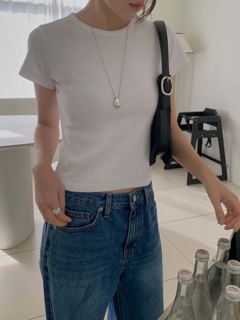 snapvideo--@miel__product on Instagram: "•올리브티셔츠
Ivory | Mela-8365