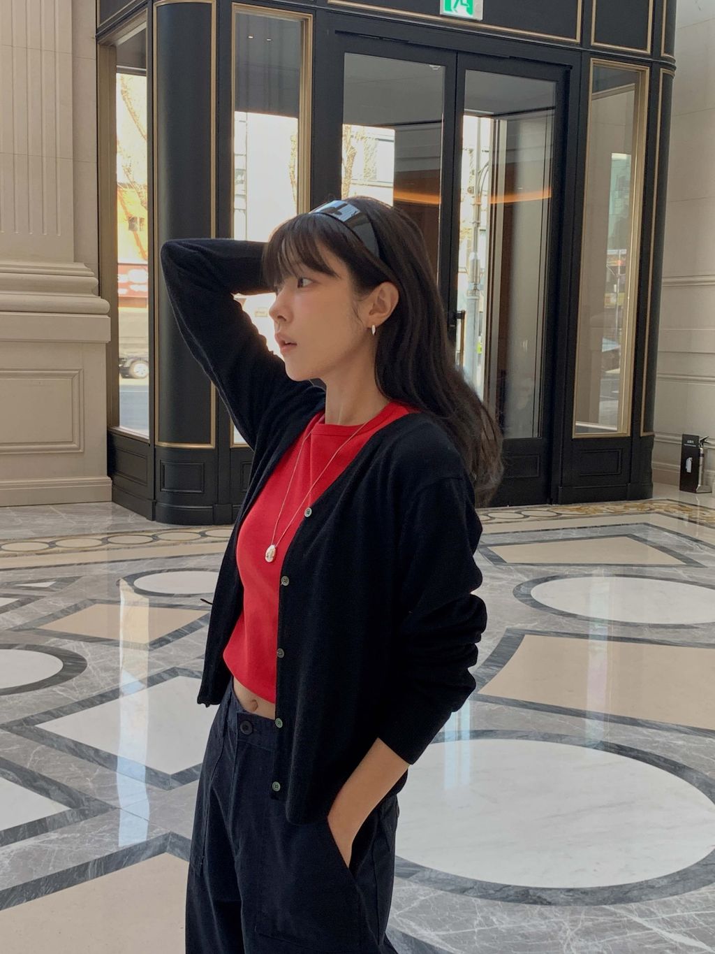 snapvideo--@miel__product on Instagram: "•올리브티셔츠
Ivory | Mela-7732