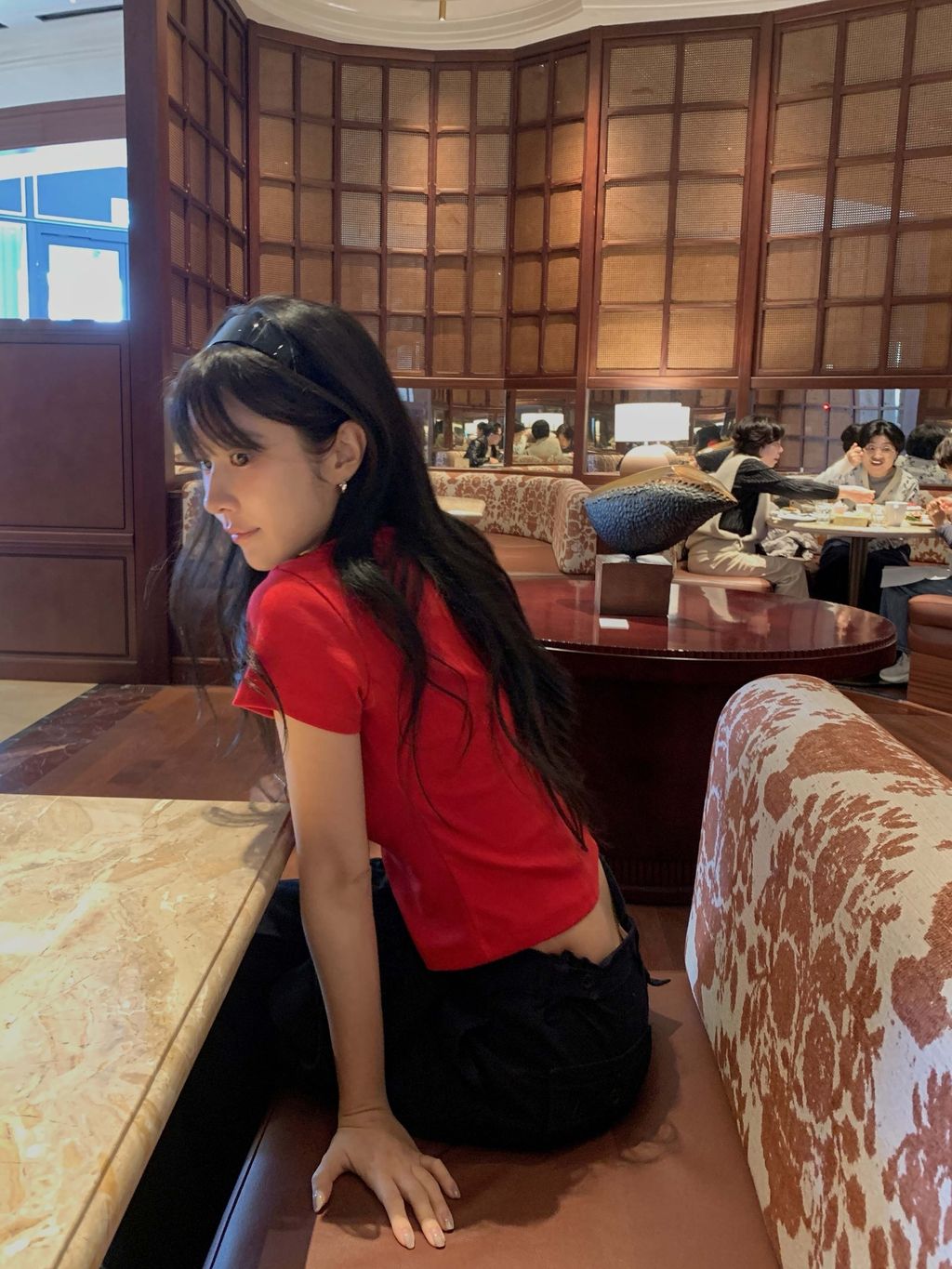 snapvideo--@miel__product on Instagram: "•올리브티셔츠
Ivory | Mela-5463