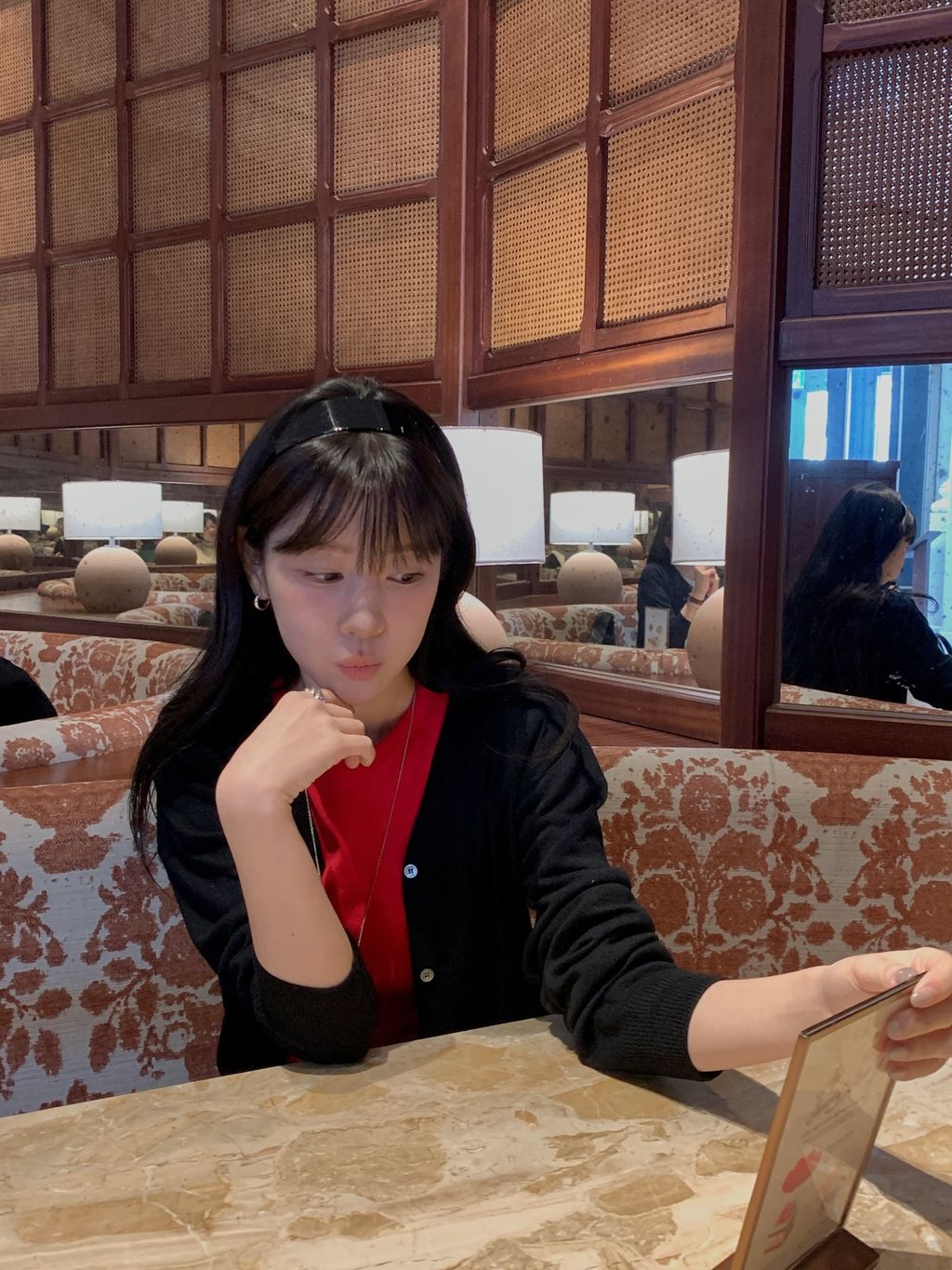 snapvideo--@miel__product on Instagram: "•올리브티셔츠
Ivory | Mela-3311