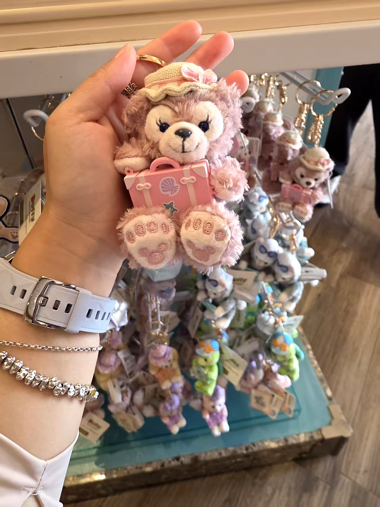 disney_keychain_2K_enhanced_04