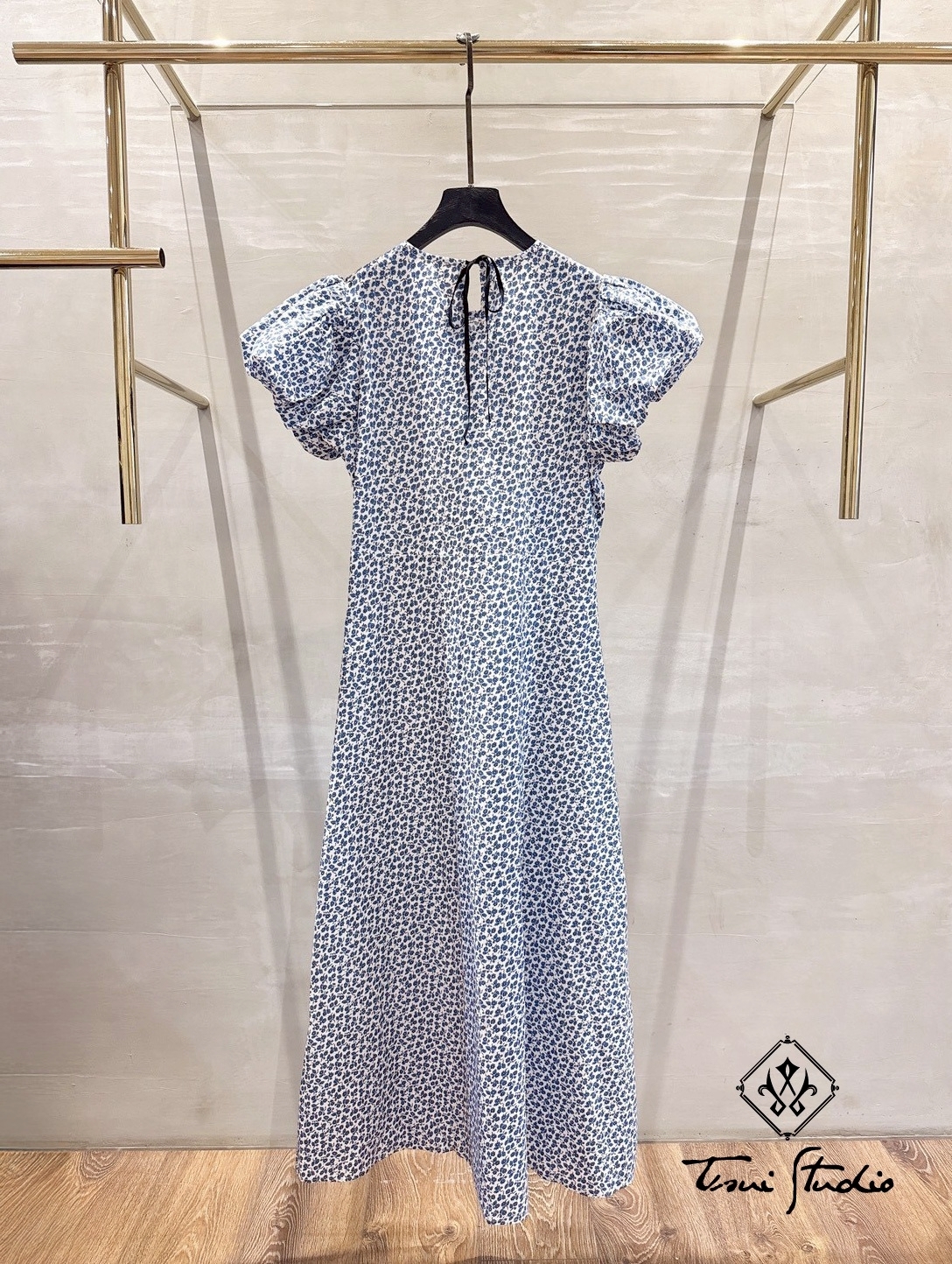 LINE_ALBUM_碎花泡泡袖圓領高腰長洋裝_260324_2