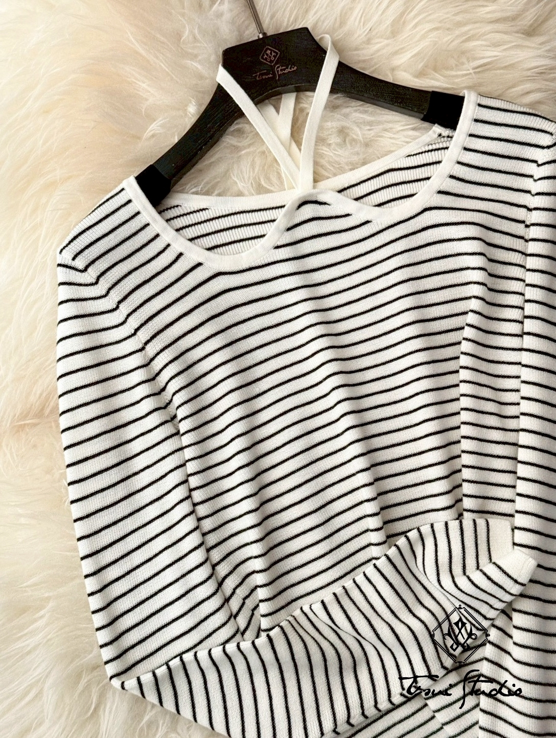 LINE_ALBUM_繞頸針織長袖黑白條紋上衣_260324_3