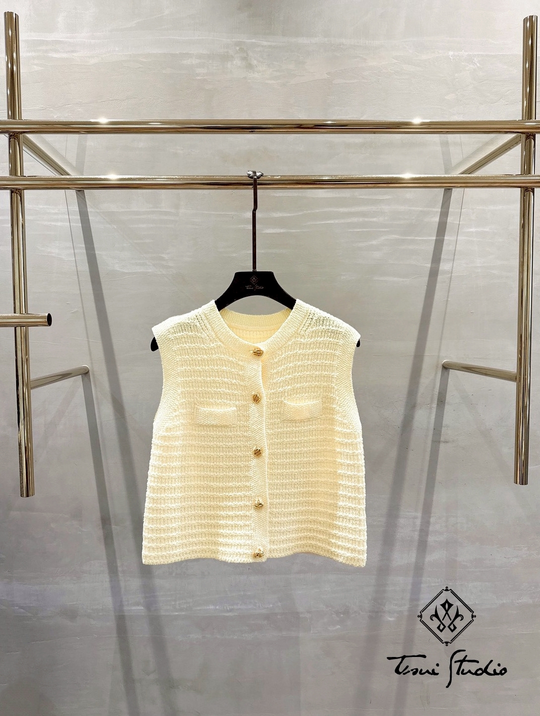 LINE_ALBUM_針織排釦小香無袖背心_260331_1