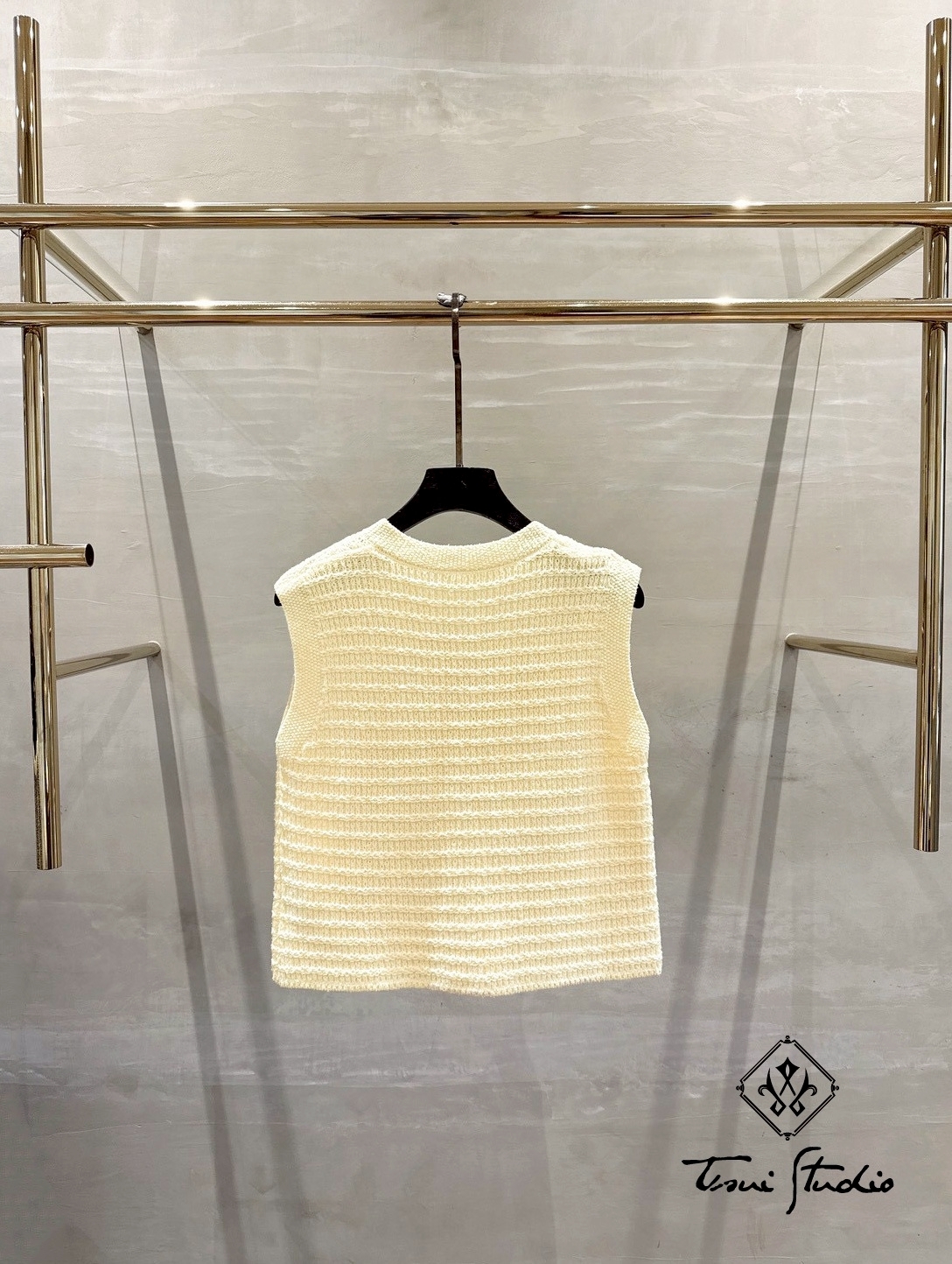 LINE_ALBUM_針織排釦小香無袖背心_260331_2